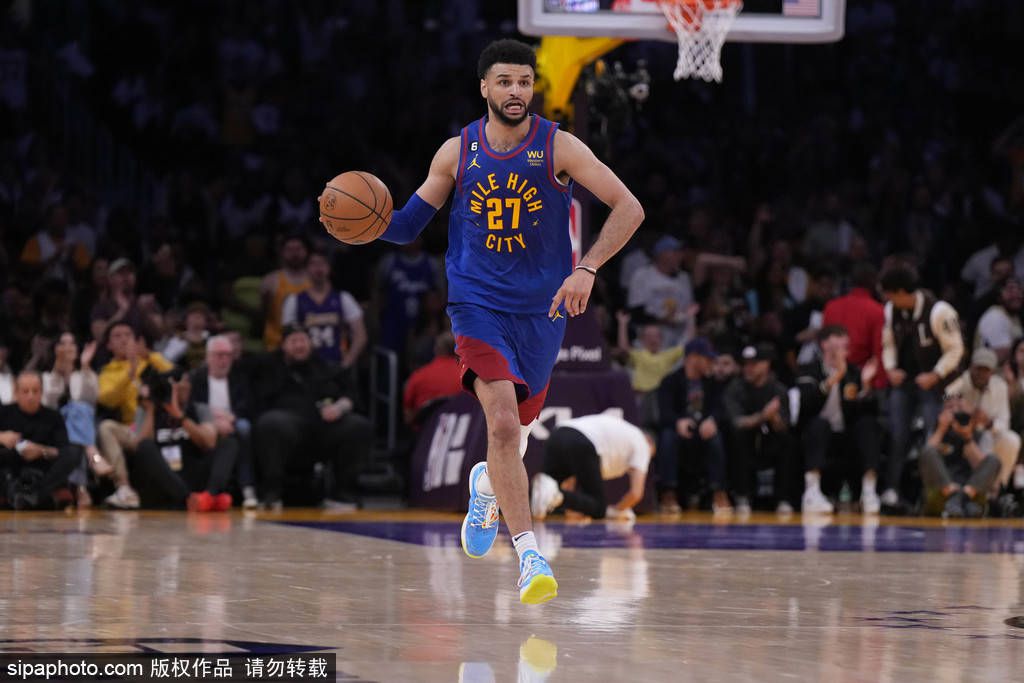 多名NBA高管：鹈鹕几乎不可能裁掉锡安据TA记者MikeVorkunov报道，由于锡安上赛季仅出战了29场比赛，他后三个赛季（2025-26、2026-27、2027-28）的合同将不再受保障。